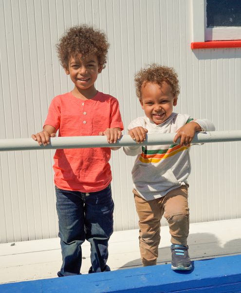 Children's activities include crafts and a scavenger hunt.