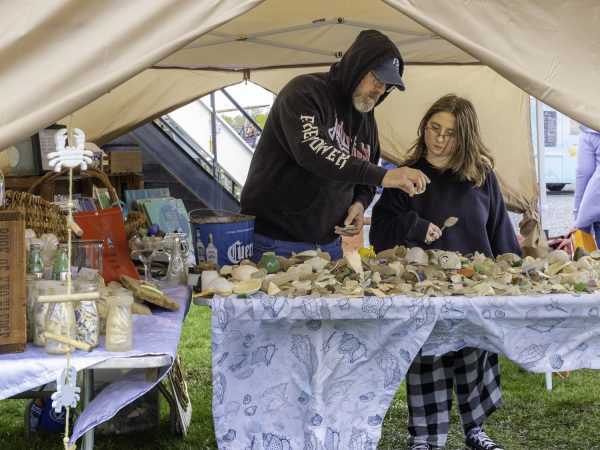 Eastern Shore Sea Glass & Coastal Arts Festival 2025 - Chesapeake Bay Maritime Museum Immerse yourself in the unique artistic style of the region at the Holiday Edition of the Eastern Shore Sea Glass and Coastal Arts Festival. (Photo by Sharon Thorpe)